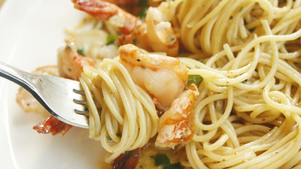 Spaghetti zucchine e gamberetti: una ricetta da gustare in tutte le stagioni
