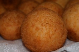 Specialità siciliane: come preparare gli arancini (o arancine) di riso al ragù