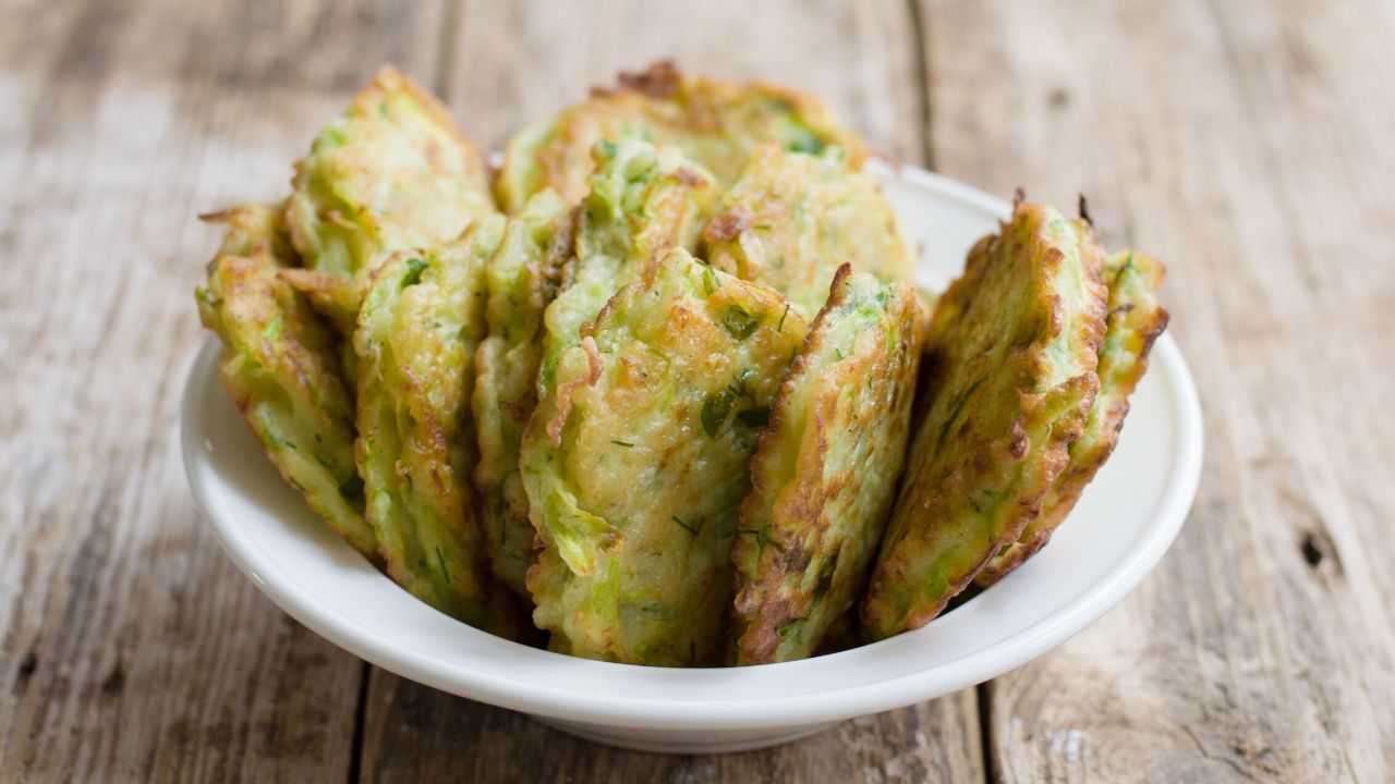 Frittelle Di Zucchine E Mela Verde La Ricetta Facile E Veloce