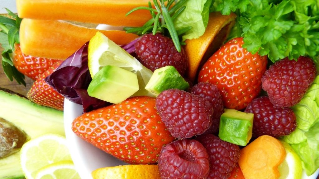 Benvenuta estate! Come preparare piatti gustosi a base di frutta e verdura